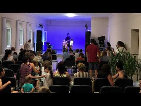 Rendezvényre fellépő gyerekeknek