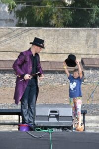 Csokigyáros műsor édességgel show műsor gyerekeknek